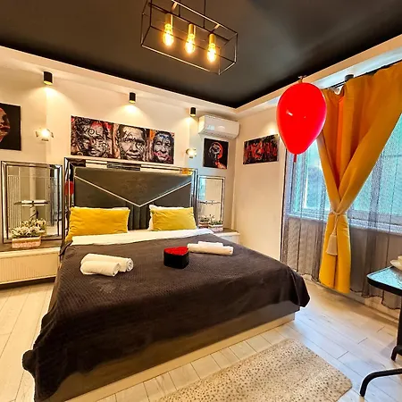 The Fame - Modern In Location & Parking *