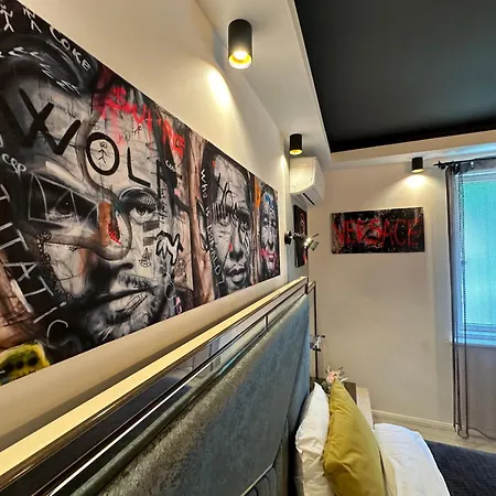 The Fame - Modern In Location & Parking Appartement *