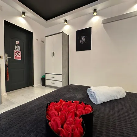 Apartment The Fame - Modern In Location & Parking *