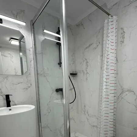 The Fame - Modern In Location & Parking Appartement *