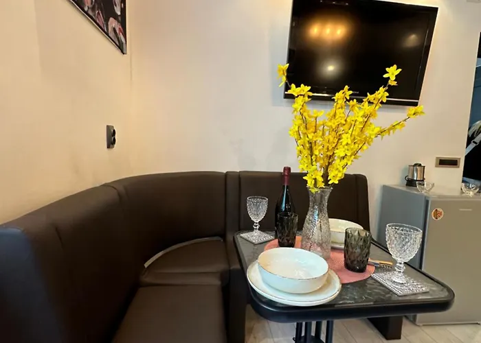 The Fame - Modern In Location & Parking