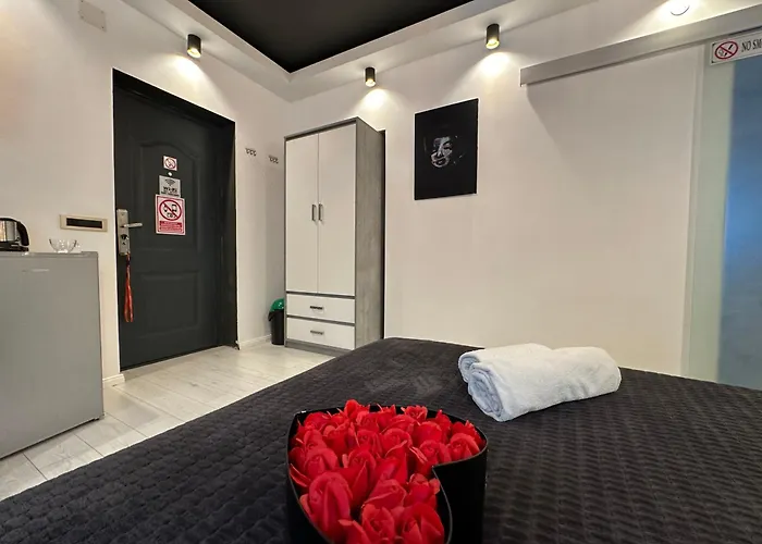 公寓 The Fame - Modern In Location & Parking *